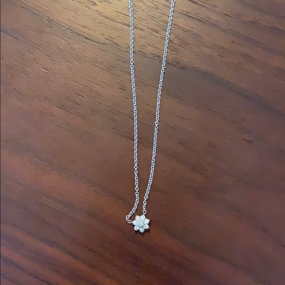14k white gold and diamond flower necklace